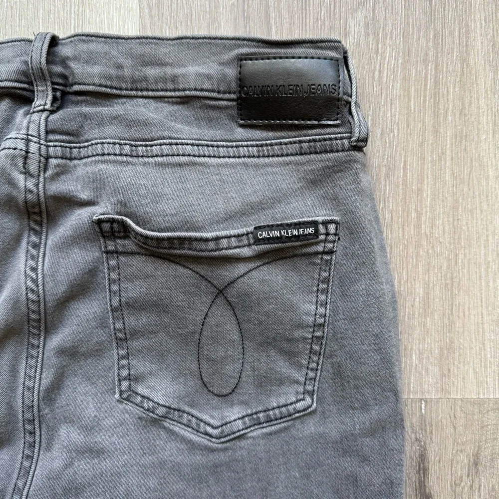 Calvin Klein Gray Skinny Jeans Modern Fit - Picture 10 of 10